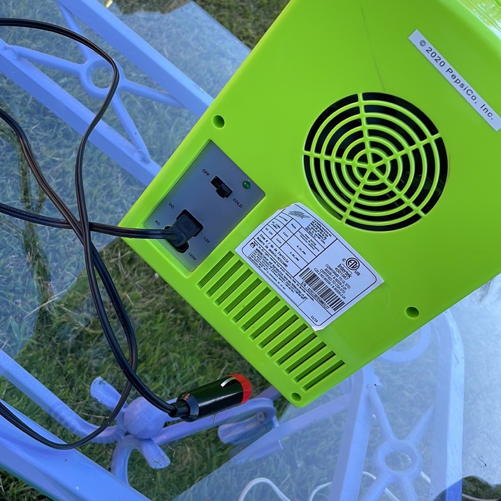 Mini fridge - Picture 4 of 5